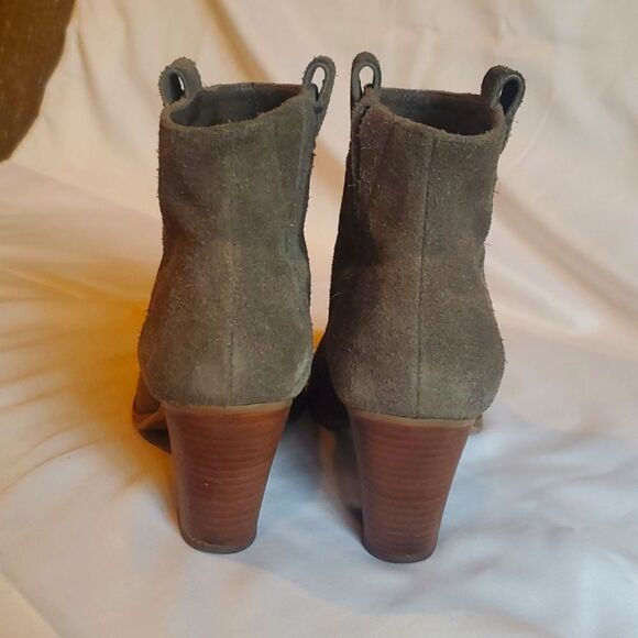 J CREW Booties, Suede Made in Brazil, Pre loved! Kahki Green, Size 6. - Picture 10 of 10